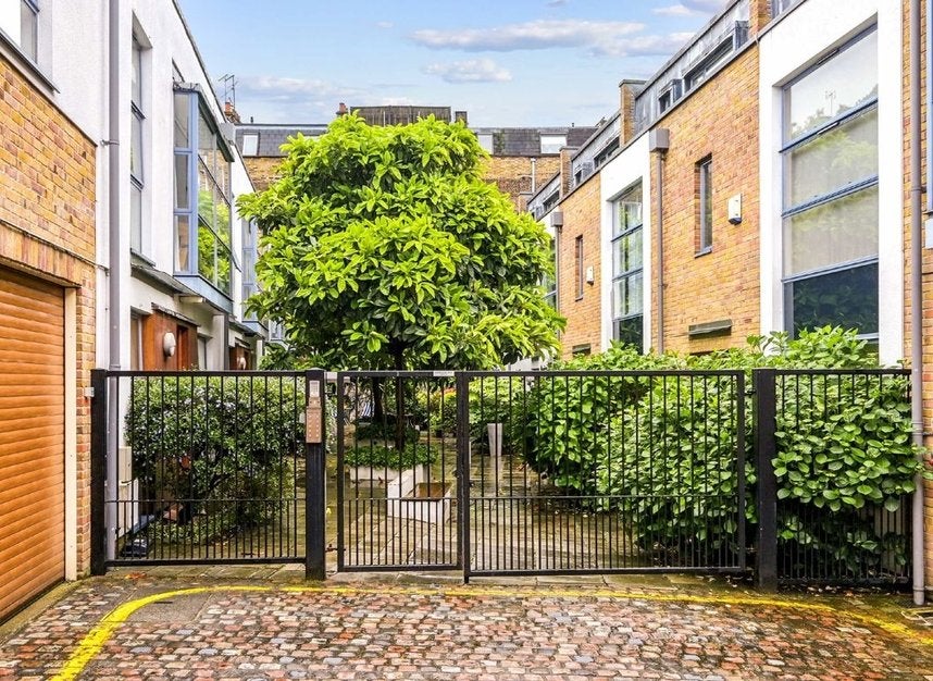 House Dunworth Mews in Greater London