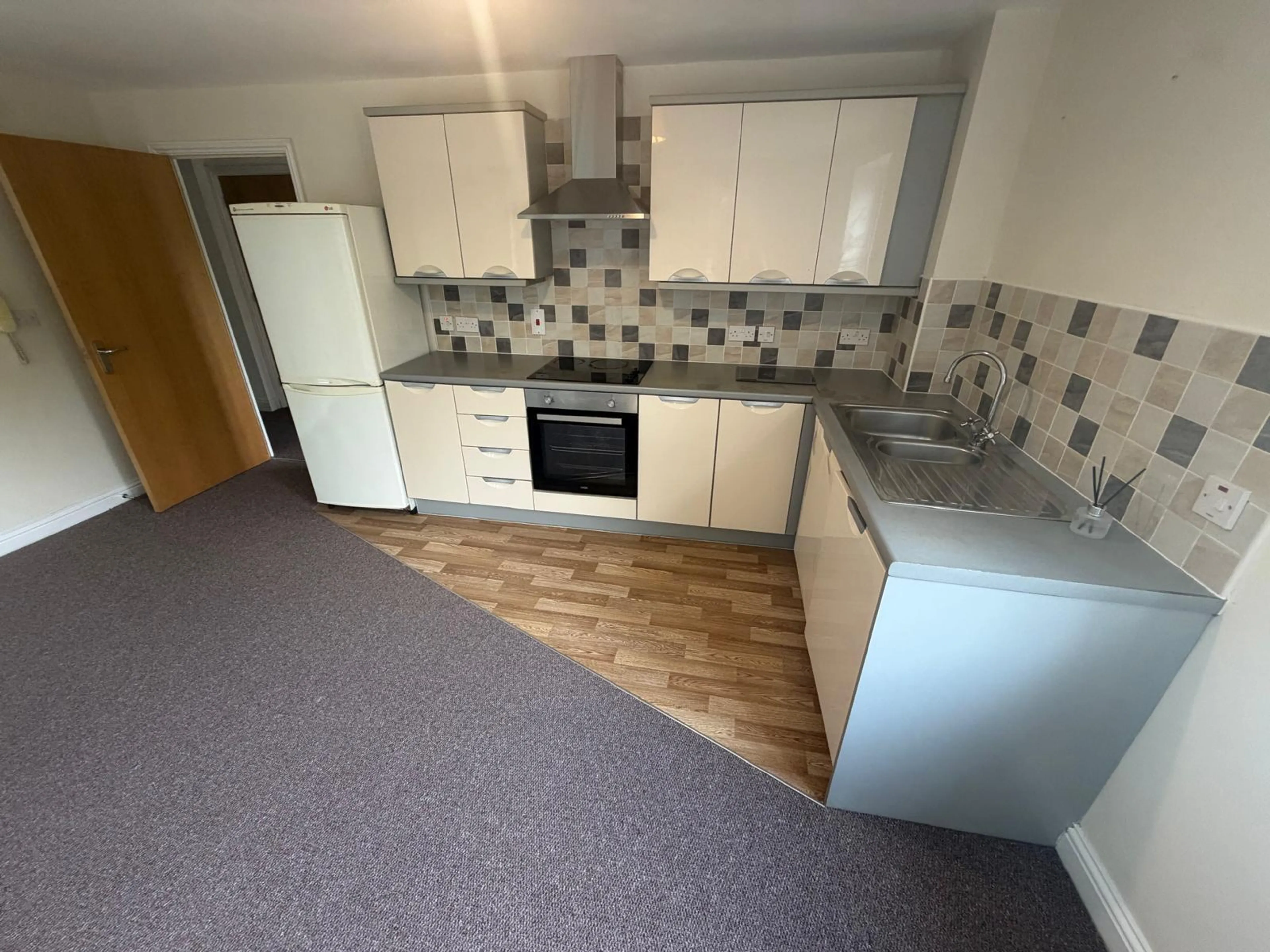 Flat Gregory Gardens in Northampton