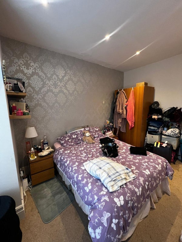 Room Collingbourne Road in Greater London