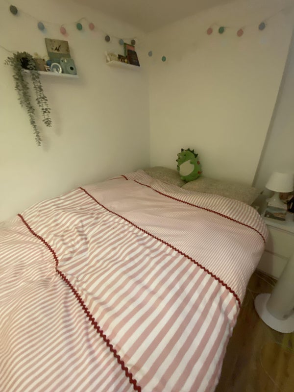 Room New Cross Road in Greater London