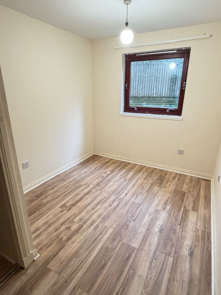 Flat Bilsland Drive in Glasgow