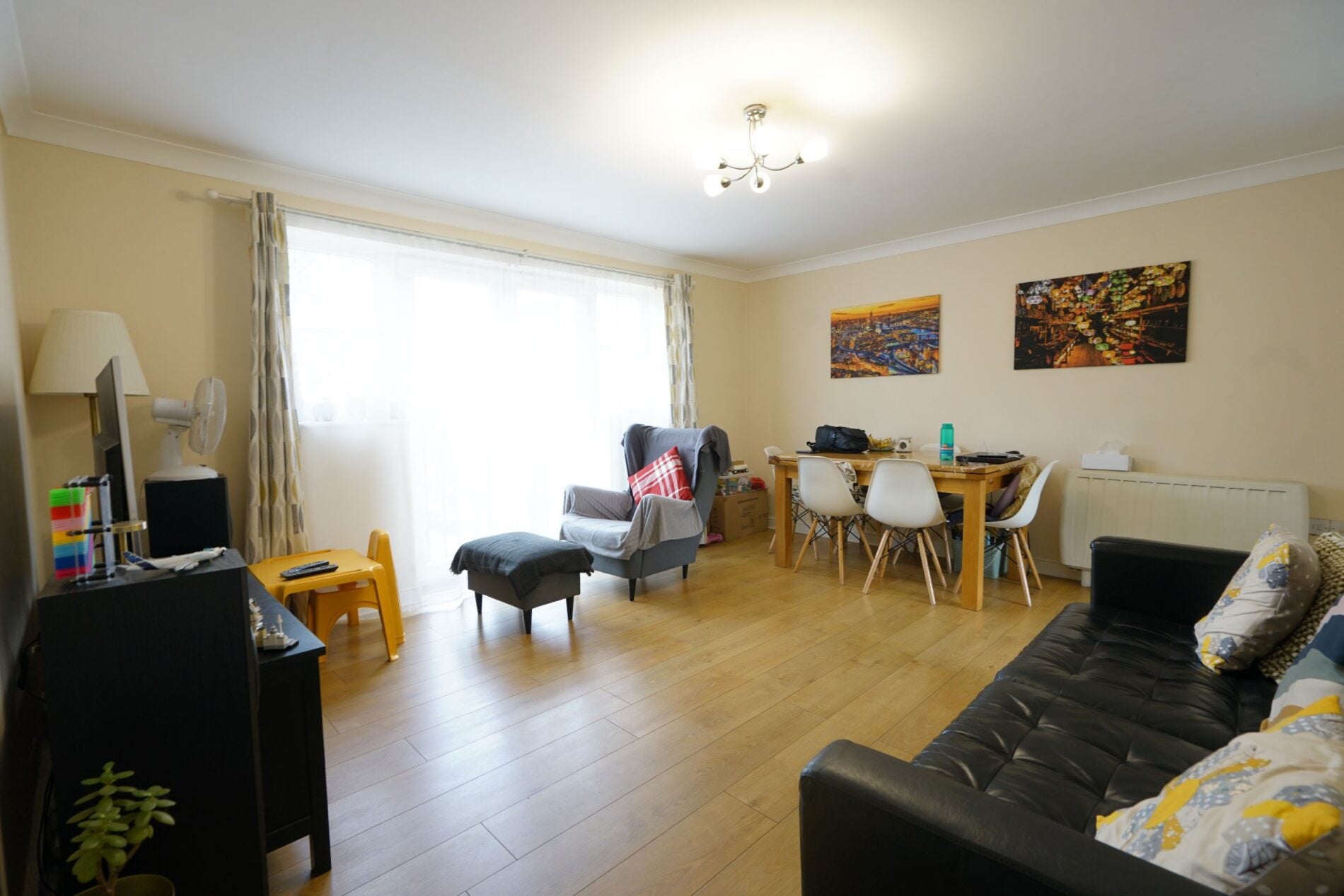 Flat Caspian Way in Purfleet-on-Thames