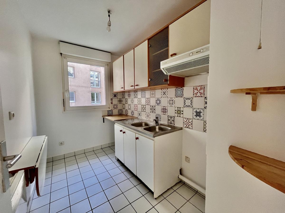 Flat Rue Roque de Fillol in Puteaux