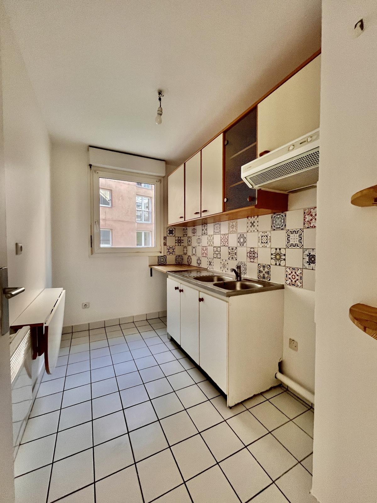 Flat Rue Roque de Fillol in Puteaux