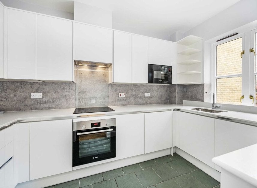 Flat Folgate Street in Greater London