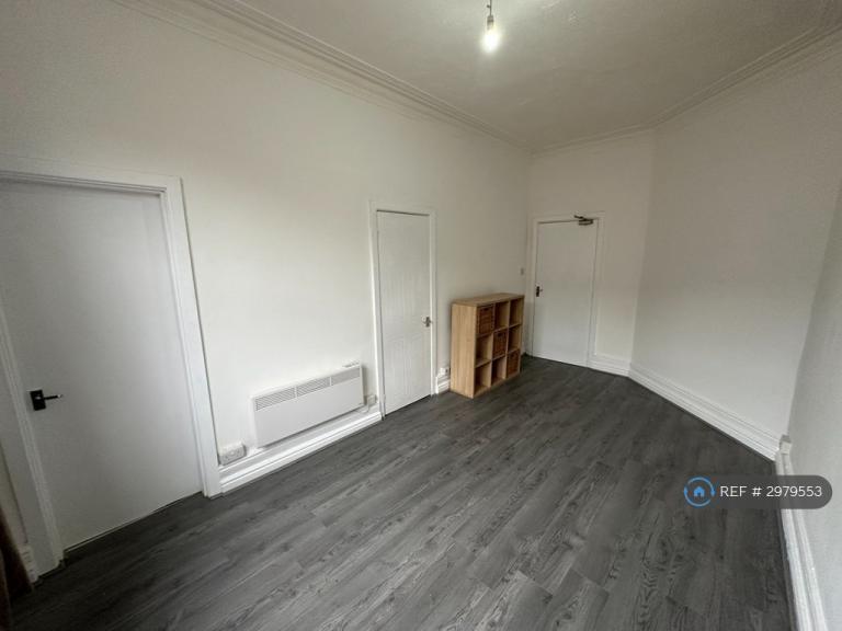 Flat Mexborough Avenue in Leeds