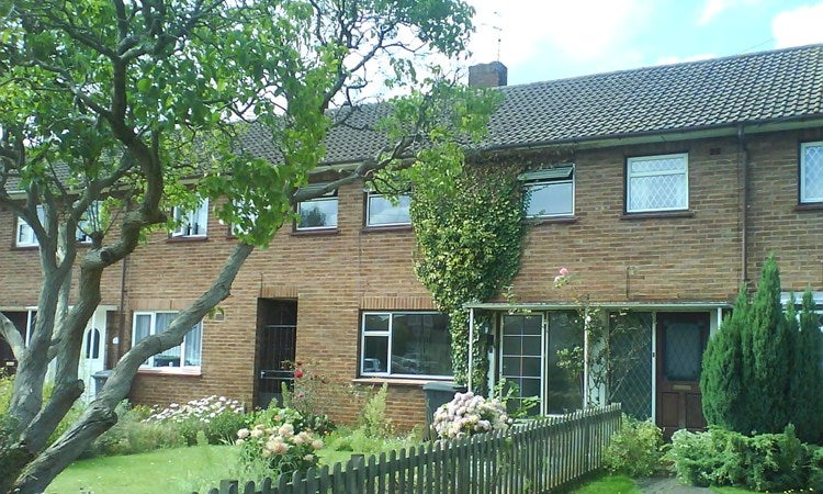 Flat Froomshaw Road in Bristol
