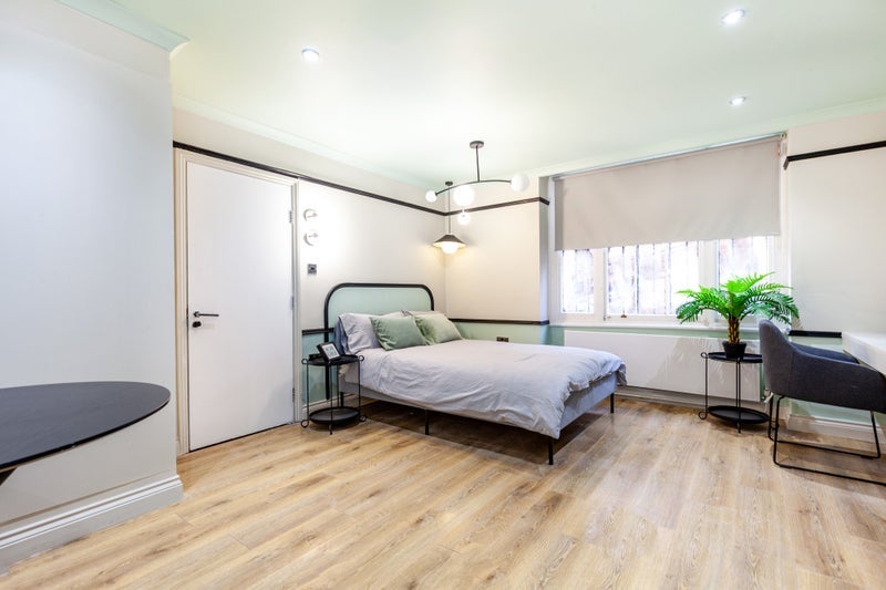 Flat Kensington Gardens Square in City of Westminster