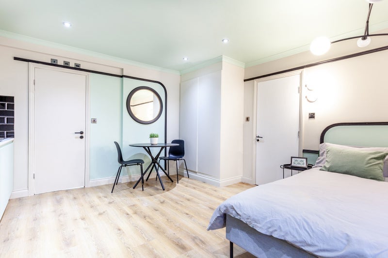 Flat Kensington Gardens Square in City of Westminster