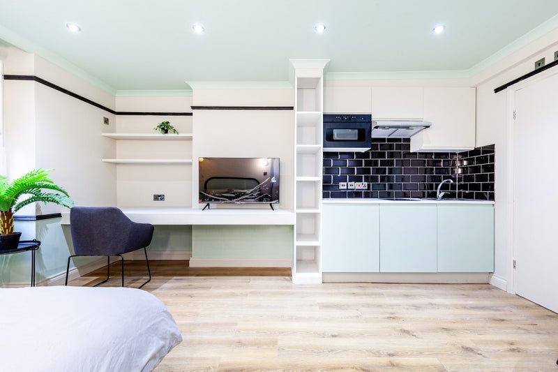 Flat Kensington Gardens Square in City of Westminster