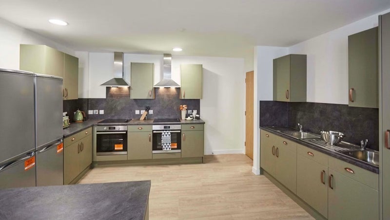 Room Sopwith Avenue in Greater London
