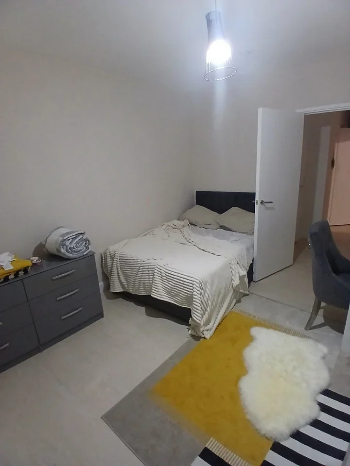 Room Hillside in Greater London