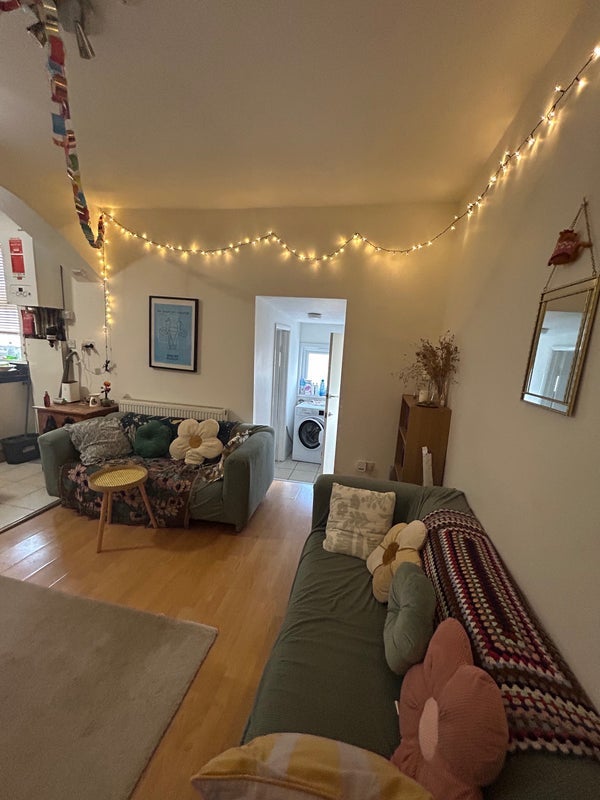 Room Myddleton Road in Greater London