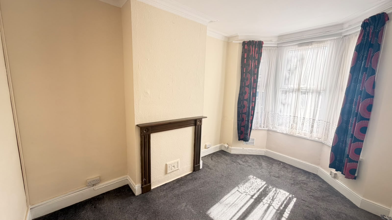 Flat Harold Road in Greater London