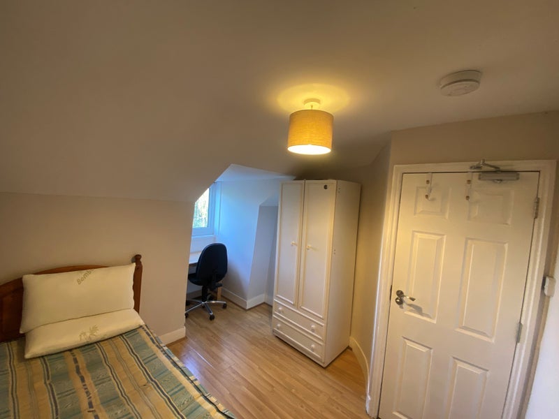 Room Langthorne Road in Greater London
