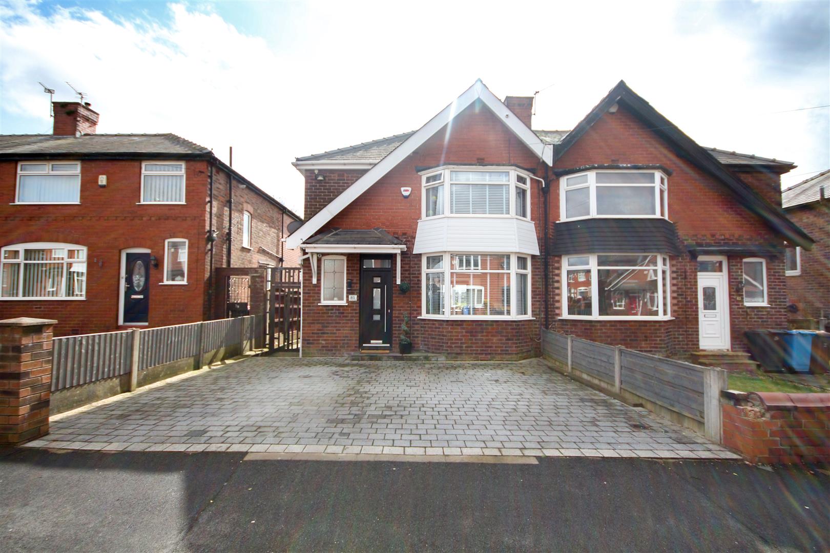 House Sunningdale Drive in Salford