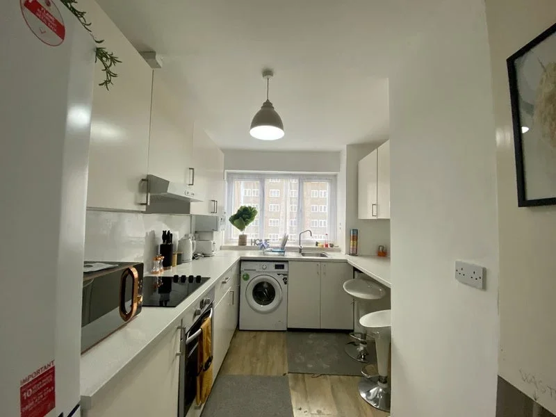 Room Tildesley Road in Greater London