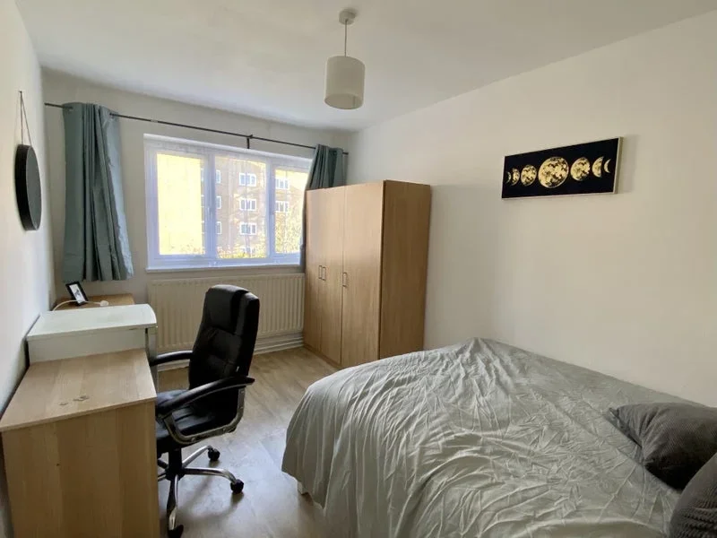 Room Tildesley Road in Greater London