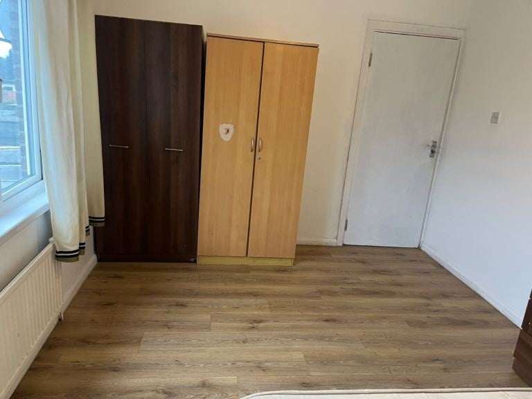 Room Wesley Avenue in Greater London