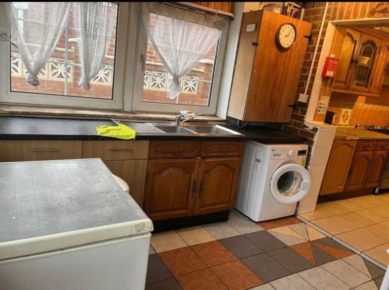 Room Wesley Avenue in Greater London
