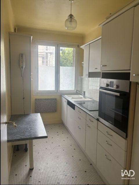 Flat Rue Saint-Saëns in Paris