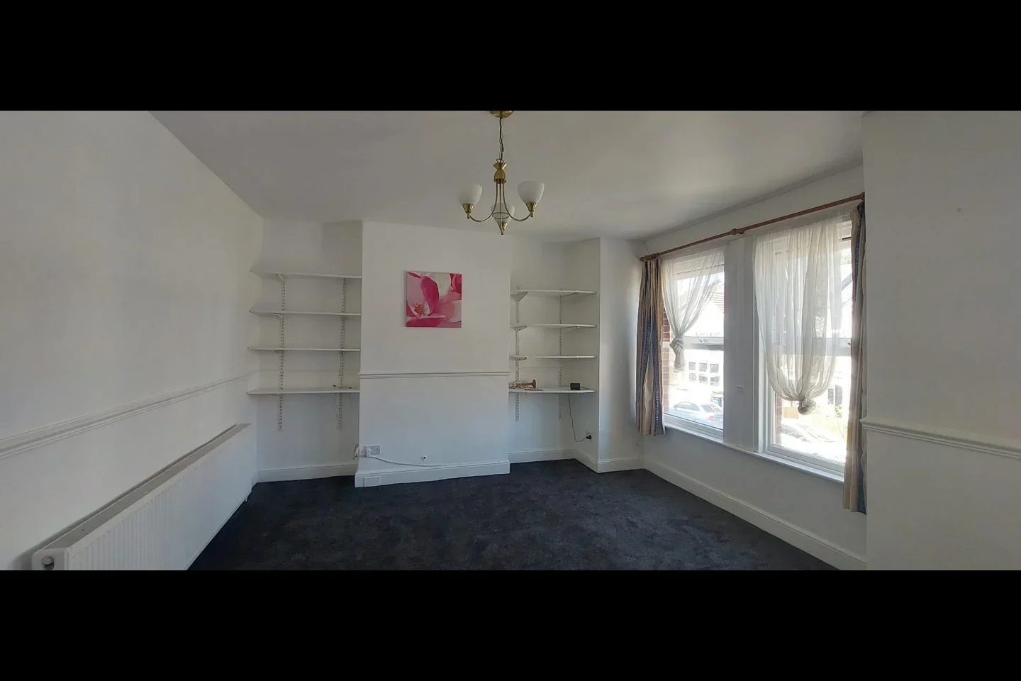 Flat Rosslyn Crescent in Greater London