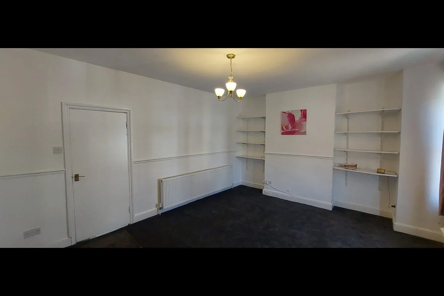 Flat Rosslyn Crescent in Greater London