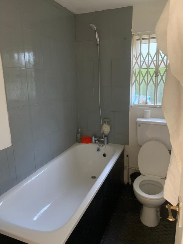 Room Albert Road in Greater London