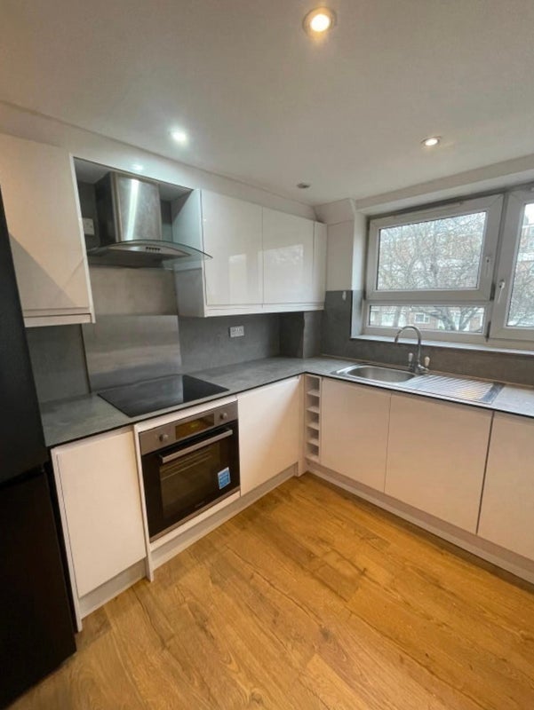Room Abbey Street in Greater London
