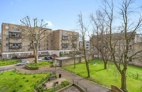 Flat Dorman Way in London
