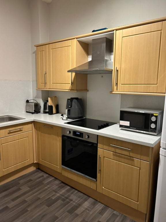 Flat Cathcart Place in City of Edinburgh