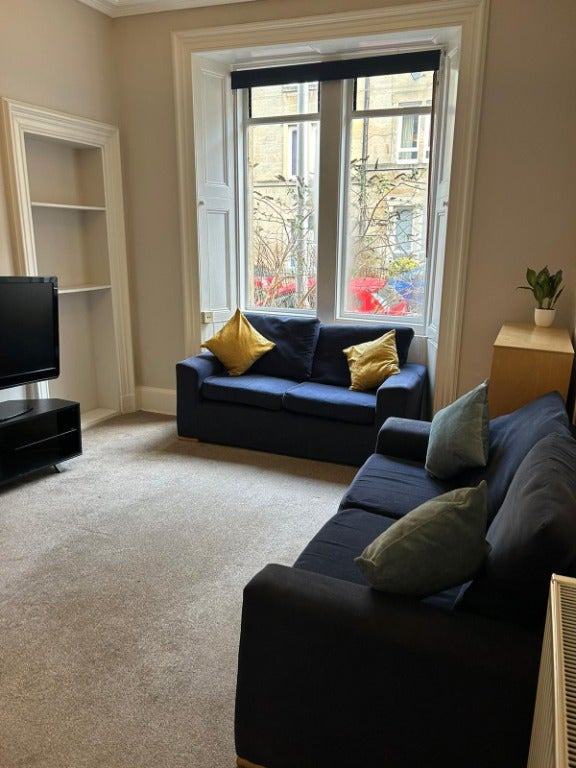 Flat Cathcart Place in City of Edinburgh