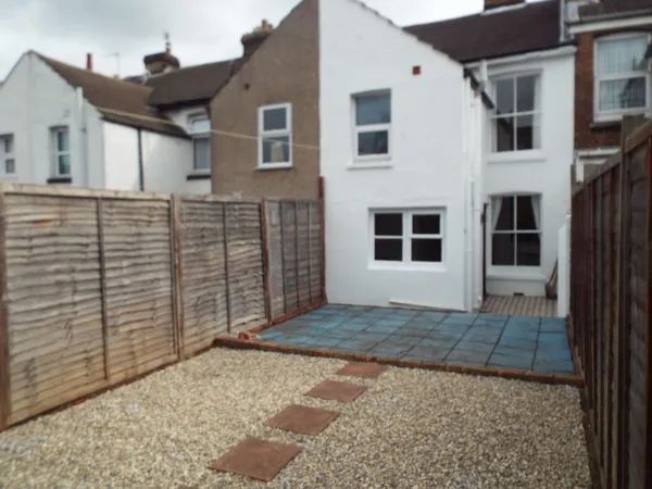 Flat Kingsley Road in Maidstone