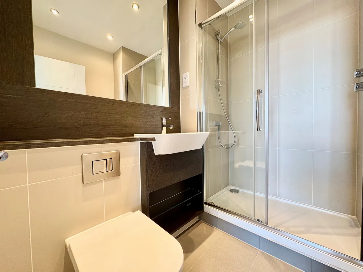 Flat Pearl Lane in Gillingham
