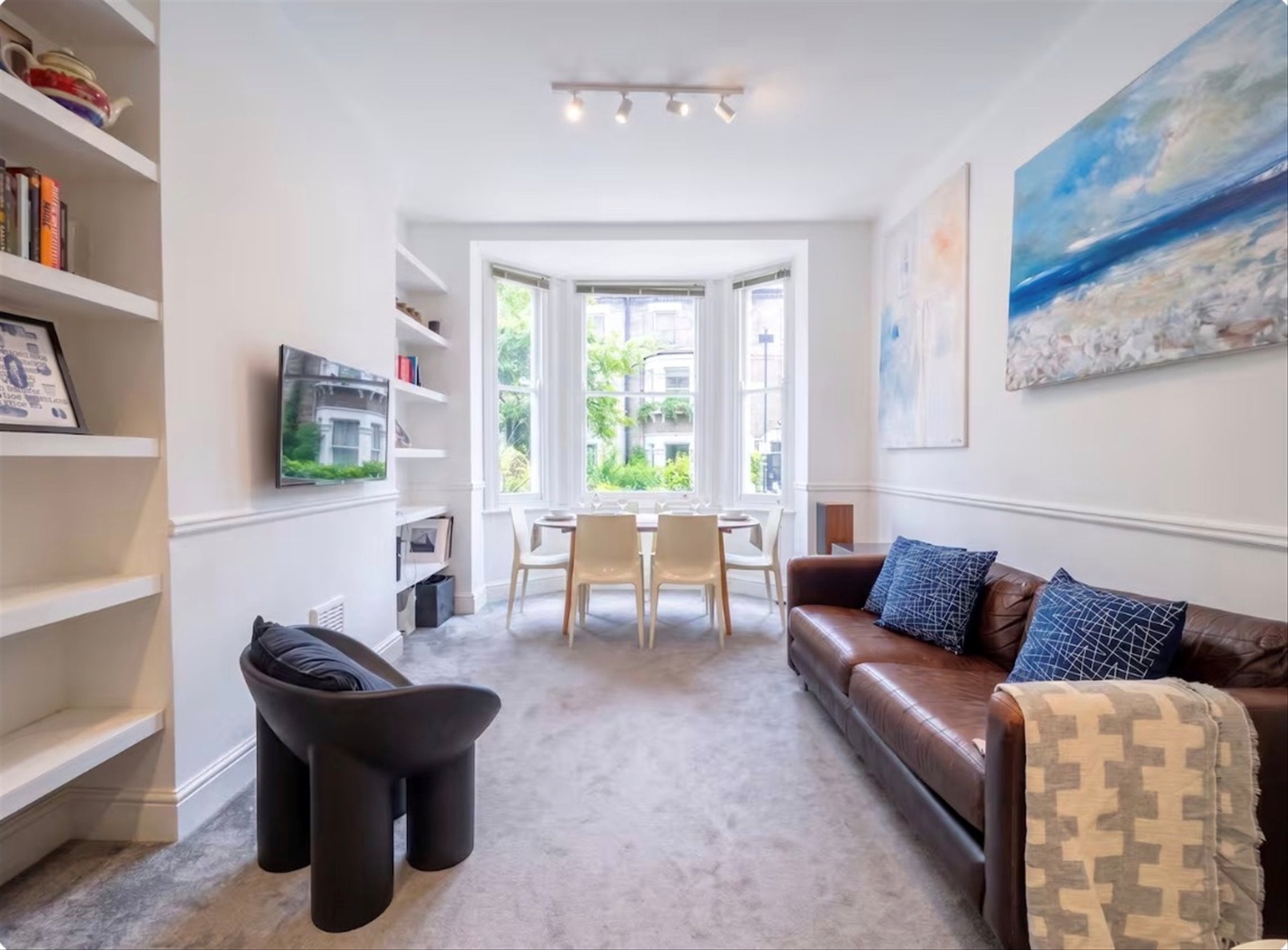 Flat Vauxhall Grove in Greater London