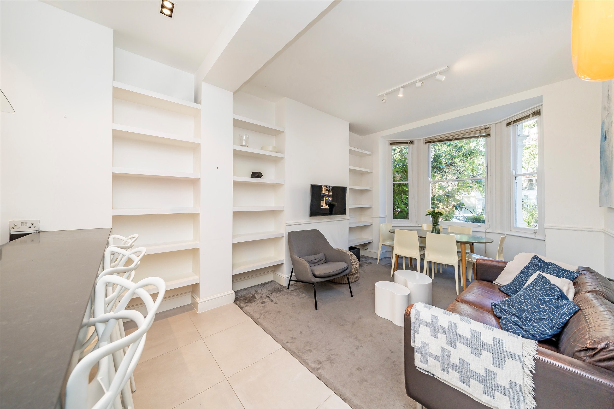 Flat Vauxhall Grove in Greater London