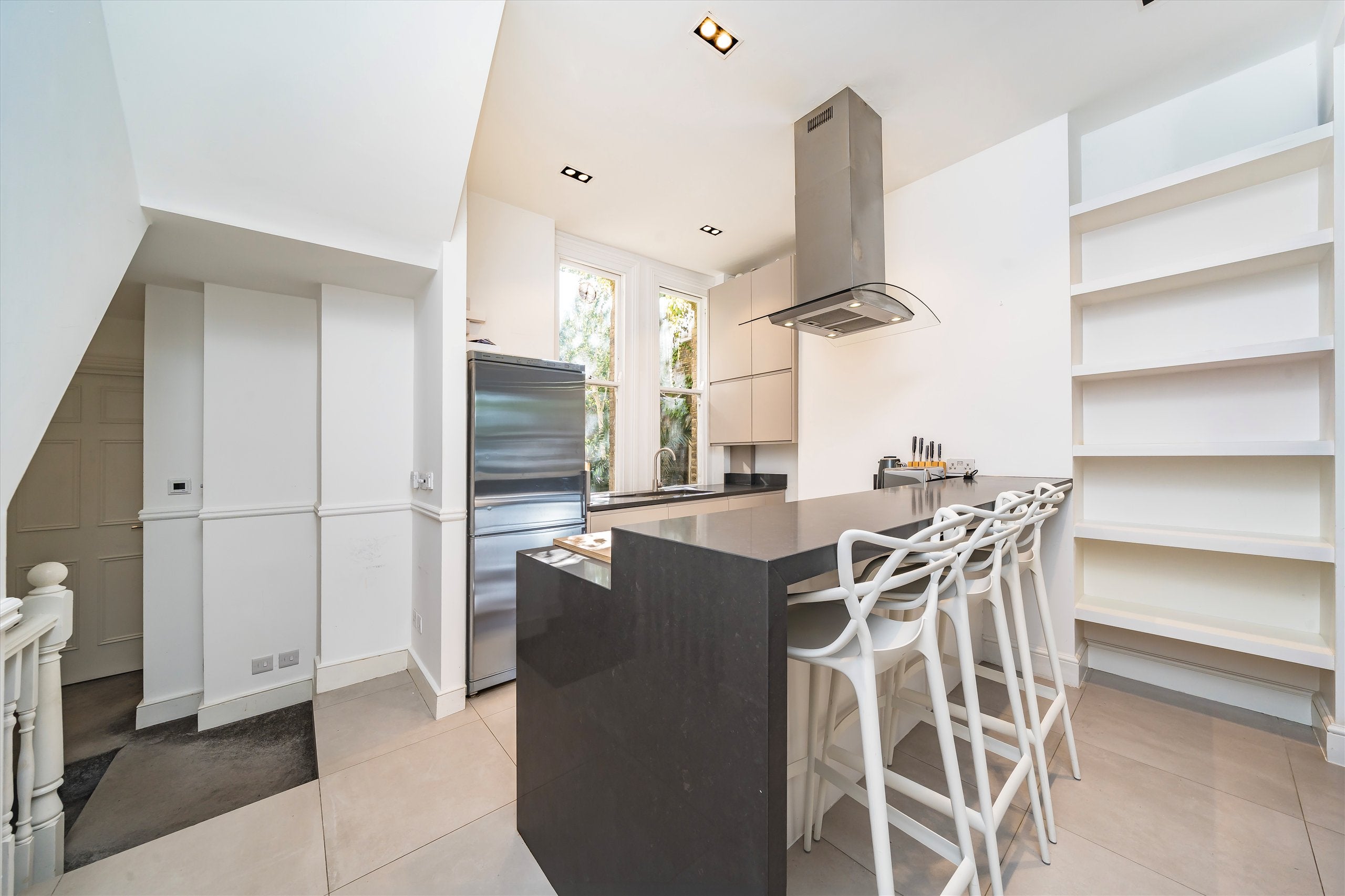 Flat Vauxhall Grove in Greater London