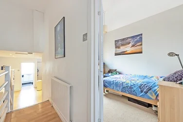 Flat Camborne Road in Greater London