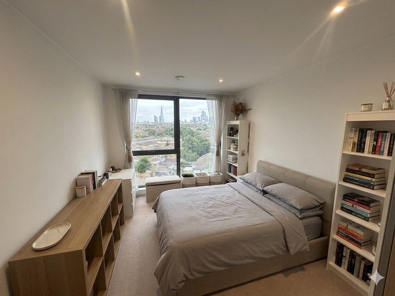 Room Rotherhithe New Road in Greater London