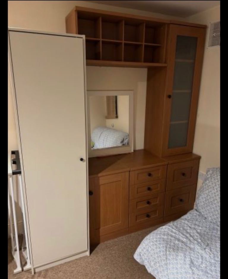 Flat Sheldrick Close in Greater London