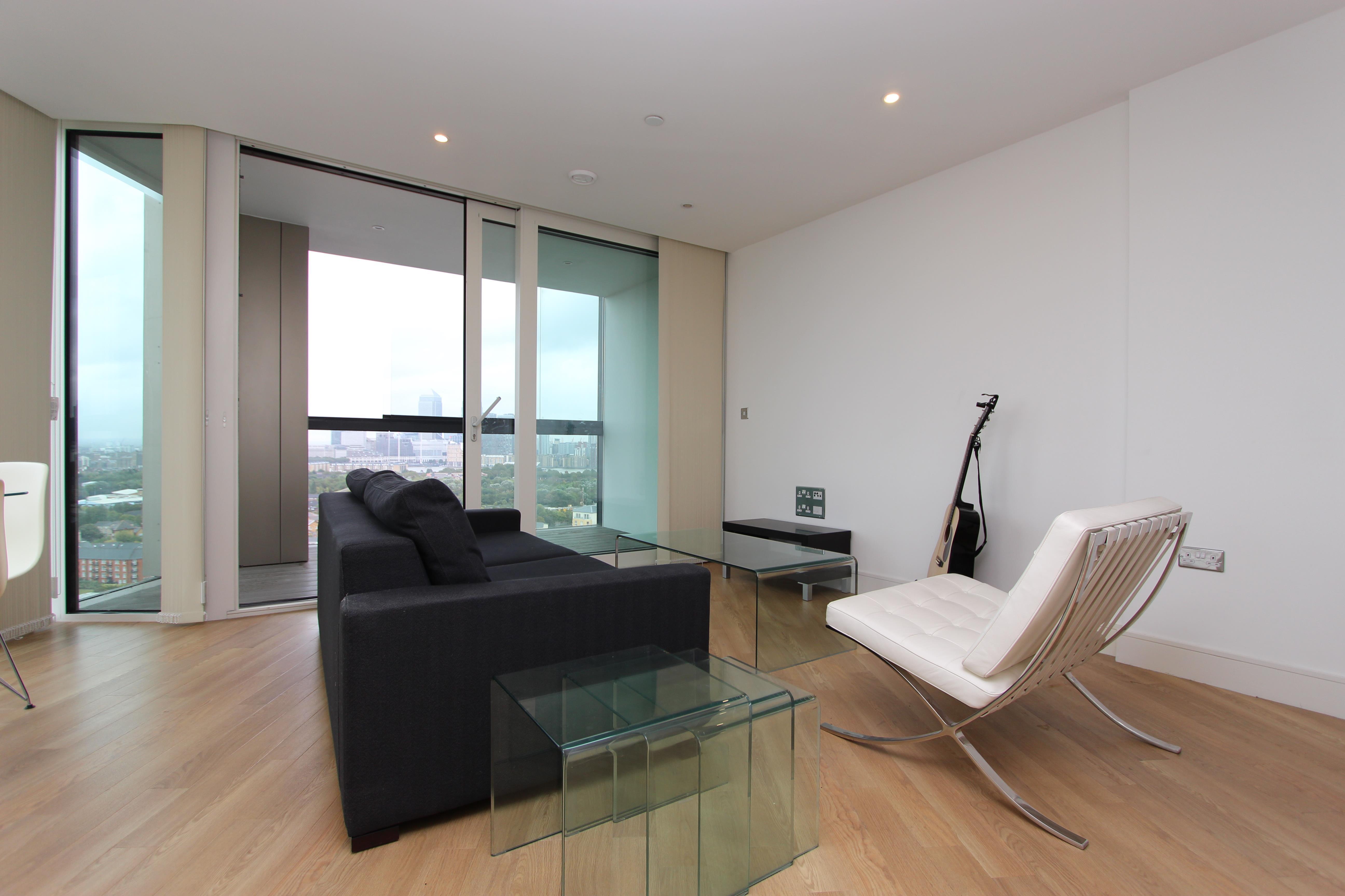 Flat Surrey Quays Road in Greater London