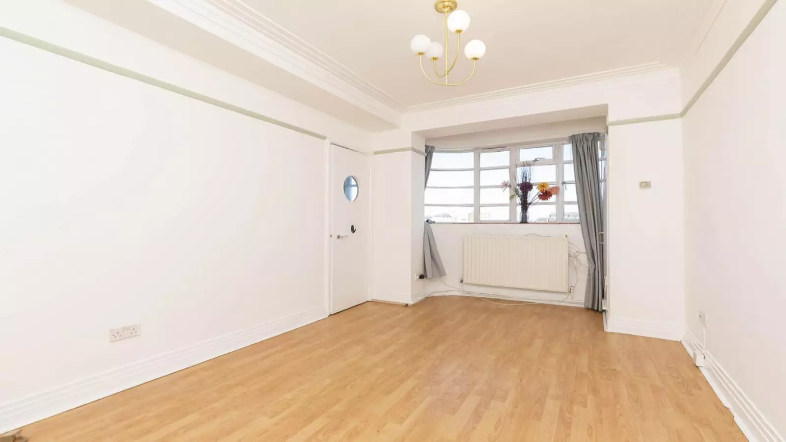 Flat Clarkson Row in Greater London
