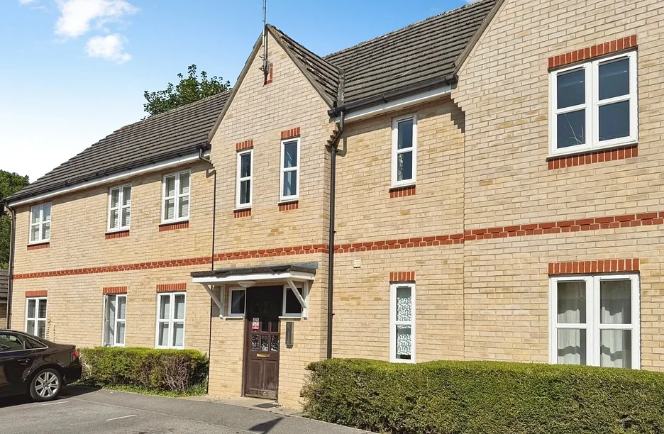 Flat Lawrence Place in Newbury
