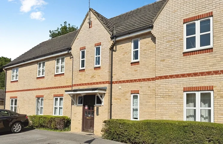 Flat Lawrence Place in Newbury