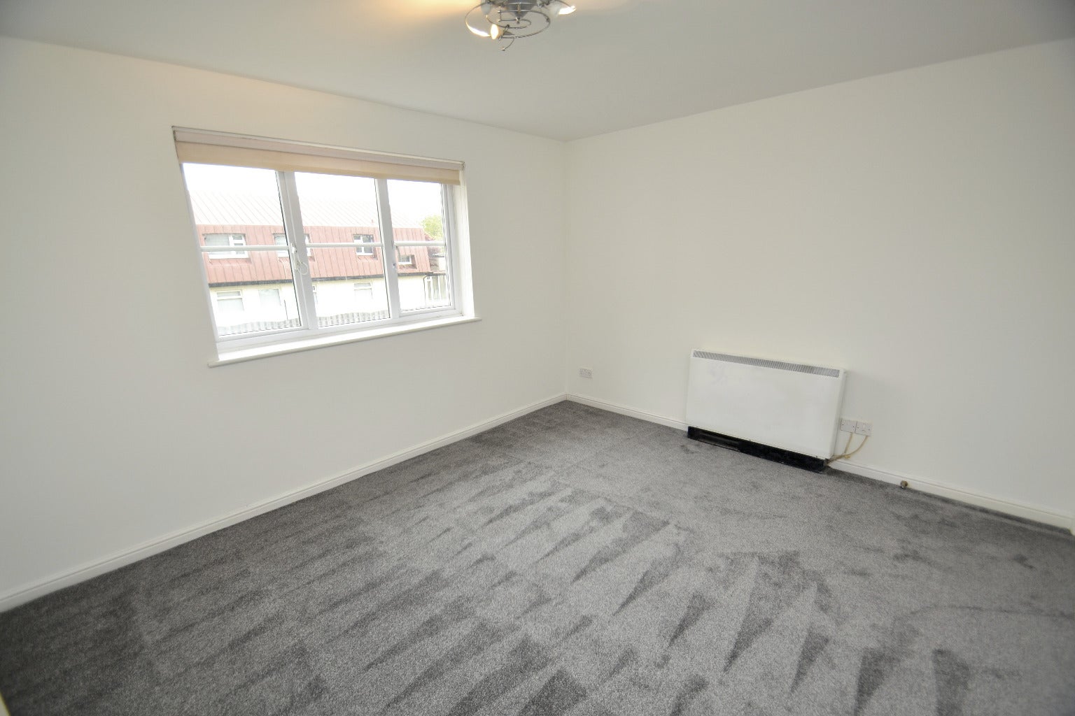 Flat Fullarton Avenue in Glasgow
