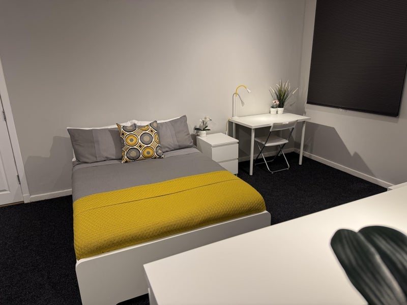 Room Ravenswood Avenue in City of Edinburgh