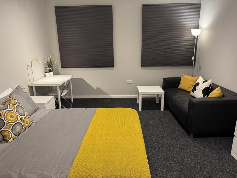 Room Ravenswood Avenue in City of Edinburgh