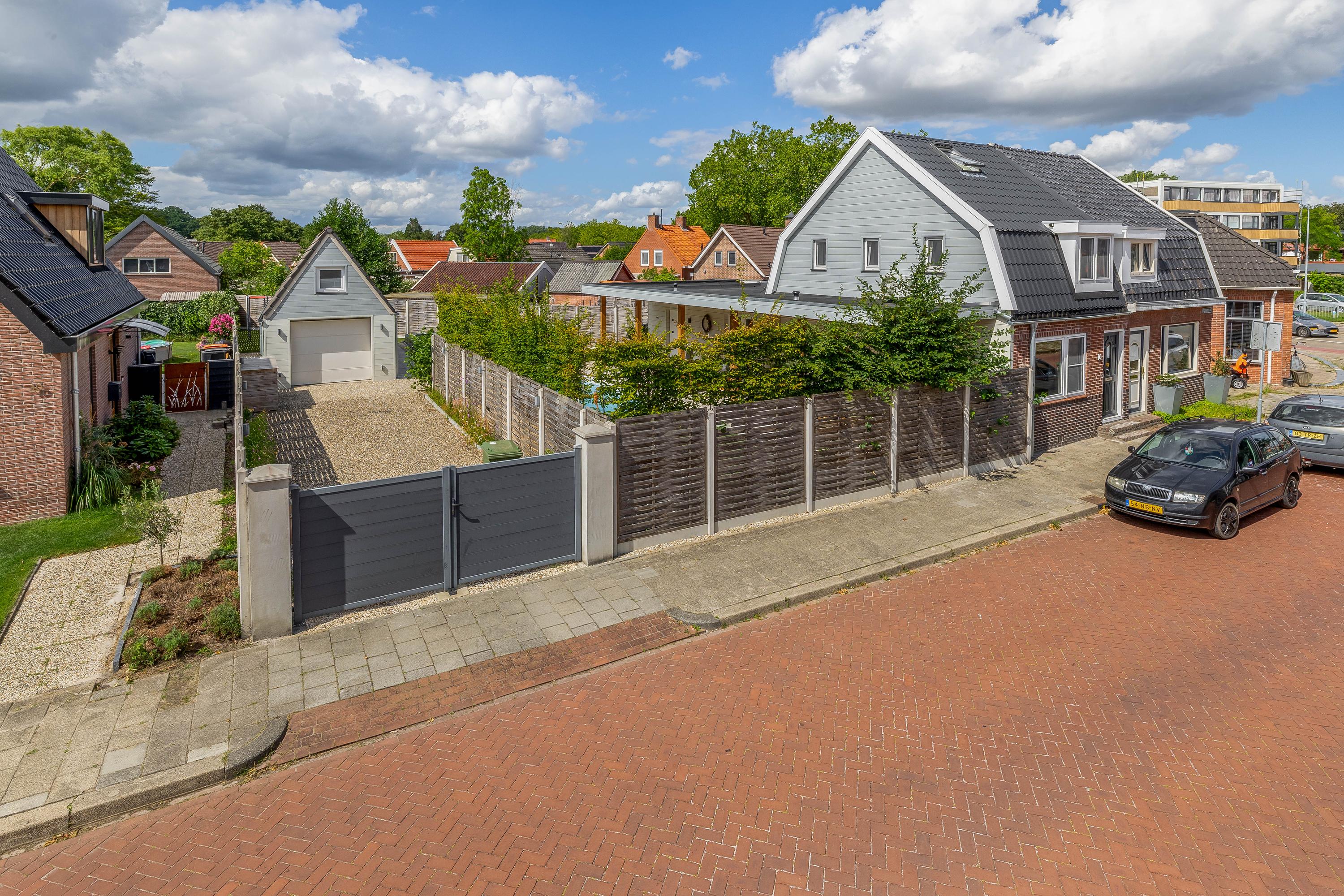 Twee-onder-één-kap te koop: Pottebakkerstraat 16, Winschoten