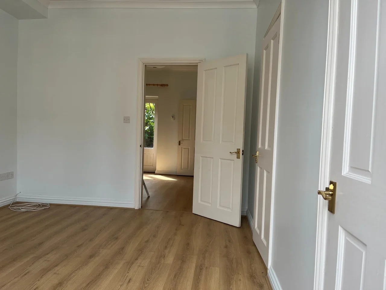 Flat Houblon Road in Greater London