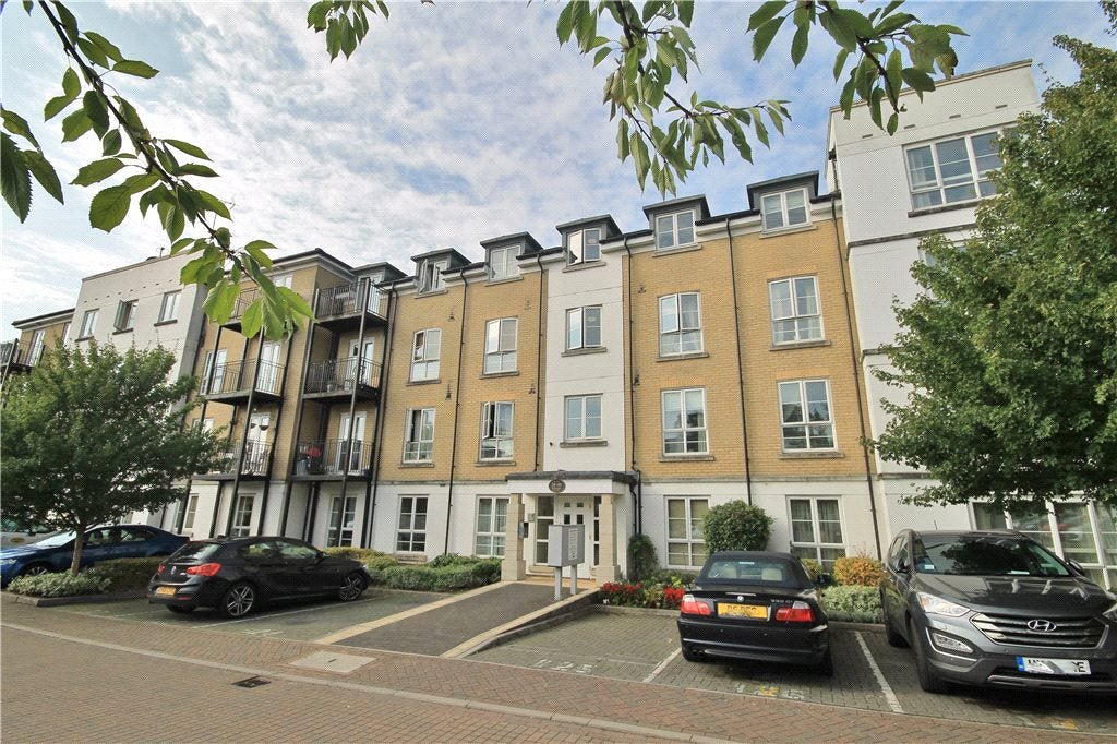 Flat Tudor Way in Woking